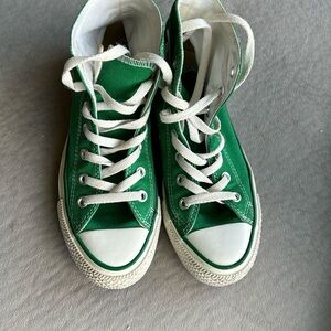 Green converse Big Kids size 5